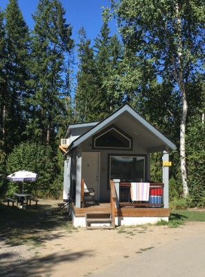 Salmon Arm Camping Resort Parkmodel