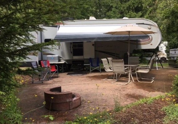 Sicamous RV and Cabin Resort Campsite