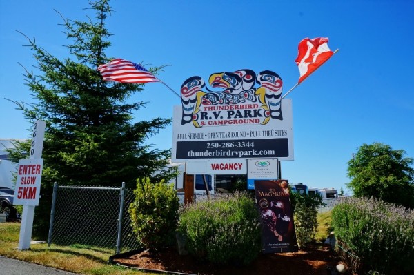 Thunderbird RV Park & Resort Sign