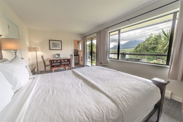Tofino Motel HarborView Bedroom