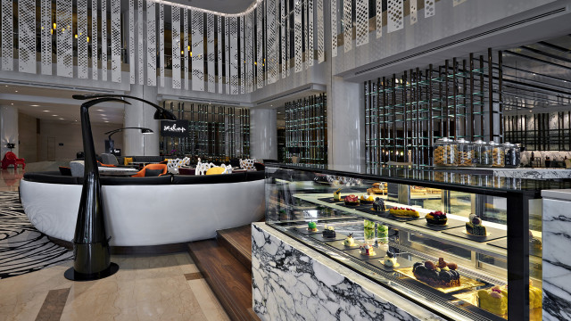 Cake & Pastry Counter