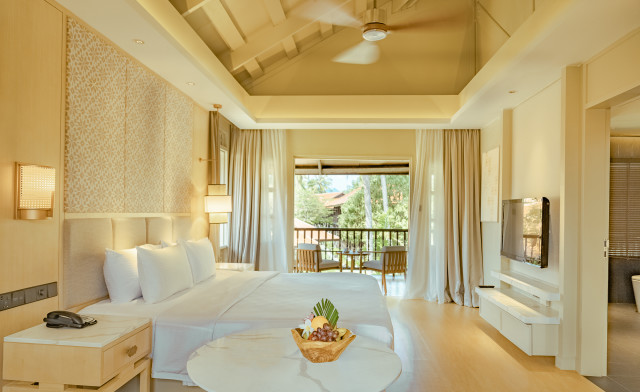Enjoy the lush tropical garden view from the verandah of the Garden Terrace room at our Cenang beach hotel. The 46.5sqm hotel room comes equipped with either one king-sized bed or two super singles, a standalone shower and is within close proximity to the swimming pool as well as Cenang beachfront.