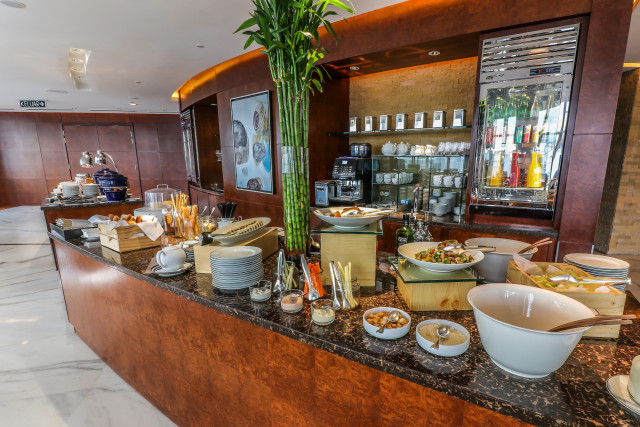 Grand Club Lounge - Evening Spread