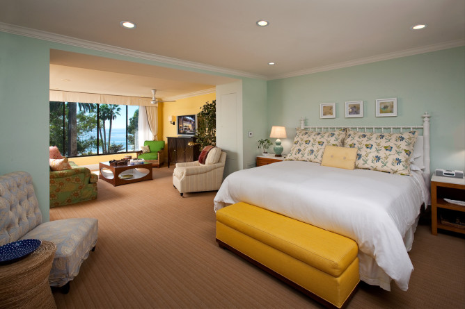 Oceana Beach Club Hotel