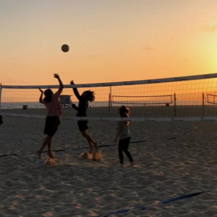 Sunset Beach Volleyball Class