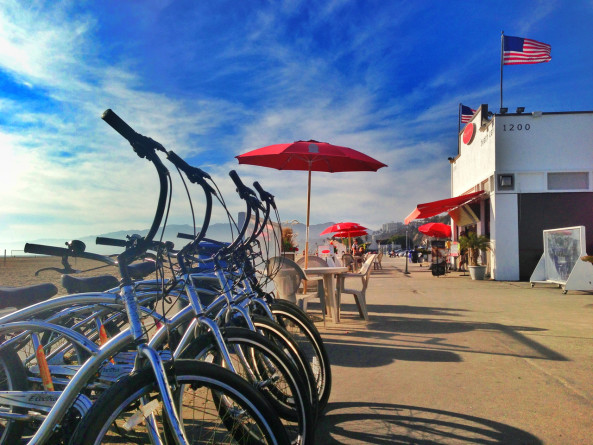 Perry's Café and Beach Rentals