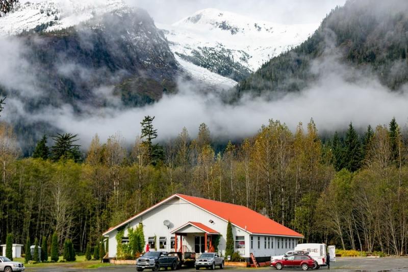 Kasiks Wilderness Resort Mountain view