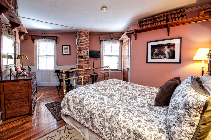 Visit Annapolis - Chez Amis Bed & Breakfast