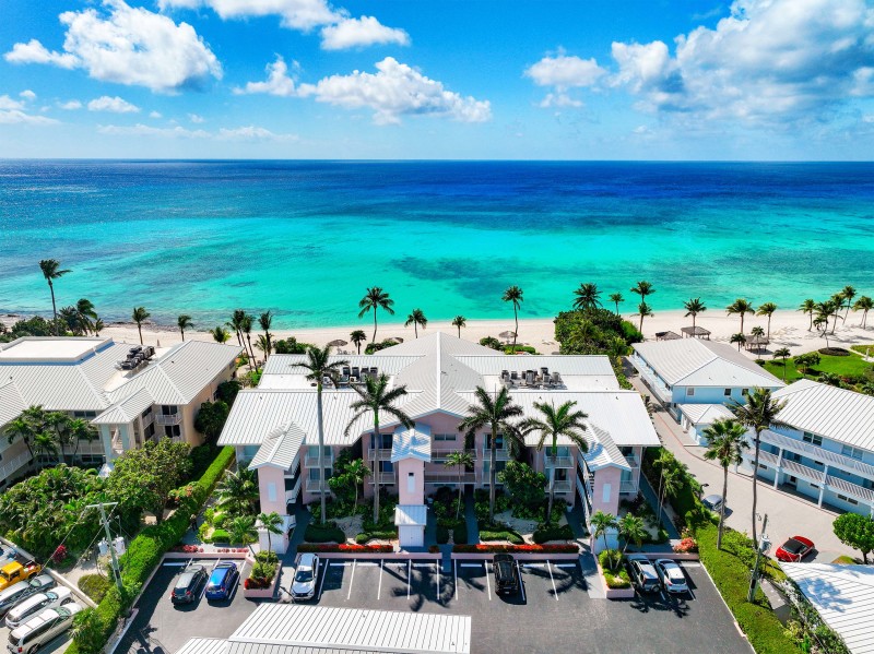 Aqua Bay Club