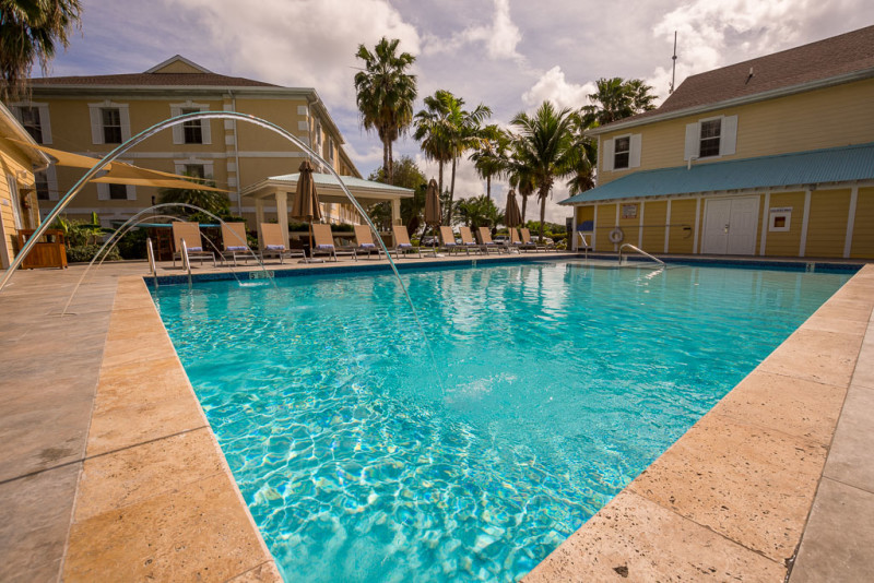 Sunshine Suites Swimming Pool