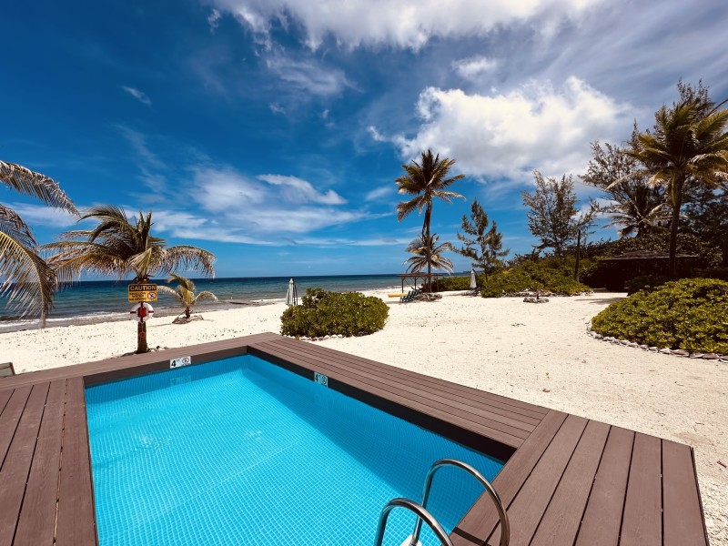 Pool and beach