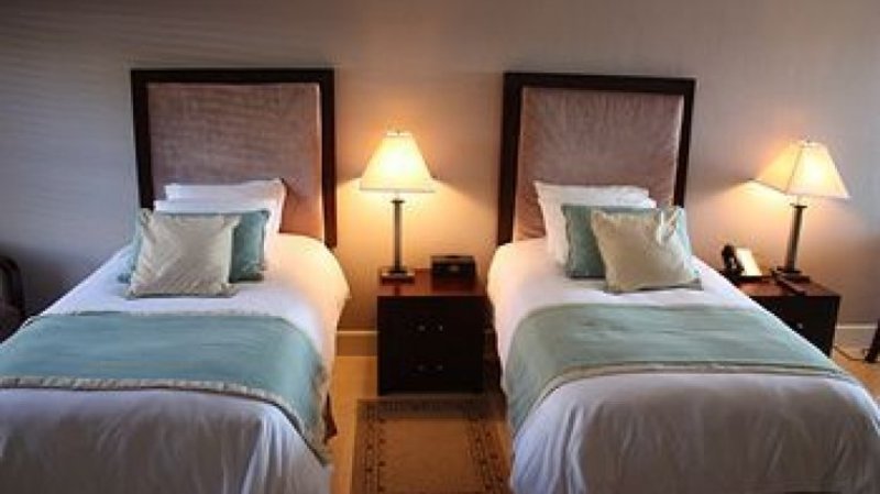 twin beds