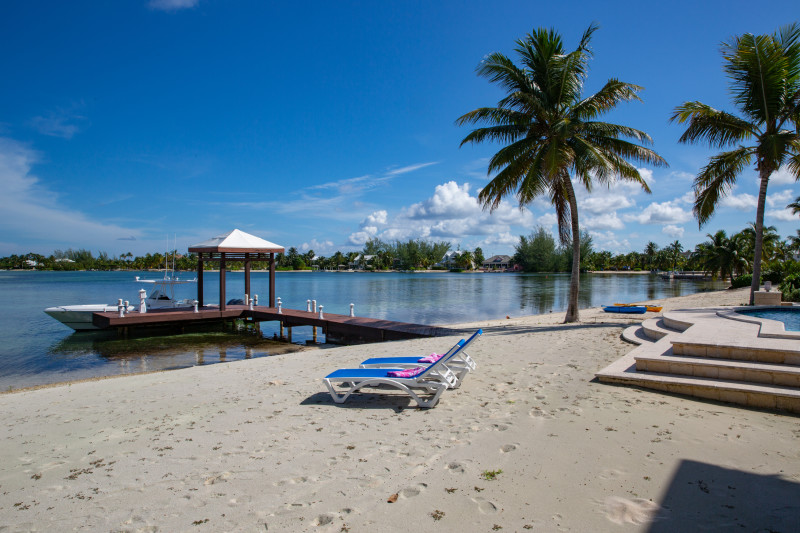 Compound Kai. Grand Cayman