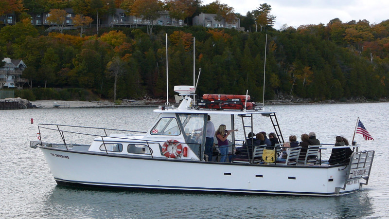 Shoreline Scenic Cruises-Gills Rock