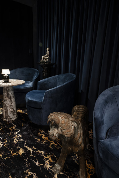                         A tiger in the dining room at House of Stefas in Millbrook.
                        