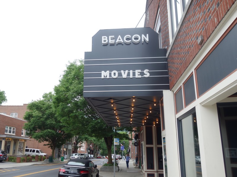                Beacon Theater exterior.
                