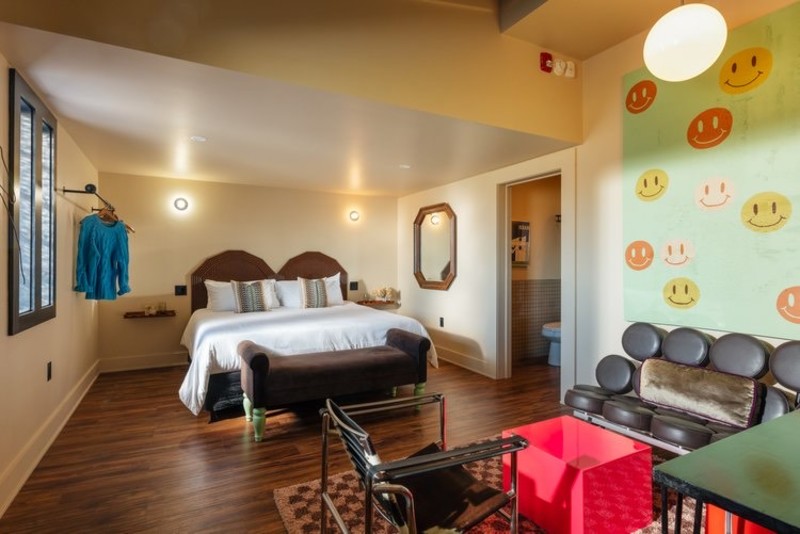                         Reclaimed Motel, Red Hook (emailed to us June 26, 2023)
                        