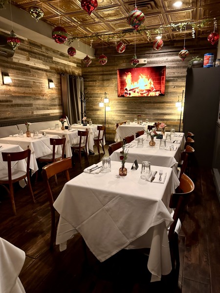                         A dining room at Gigi Hudson Valley in Rhinebeck.
                        