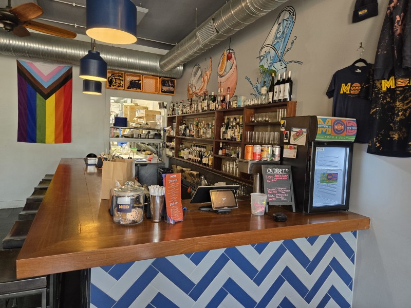                         Photo of Meyer's Old Dutch Interior
                        