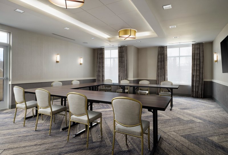                         A meeting room at the Inn at Bellefield.
                        
