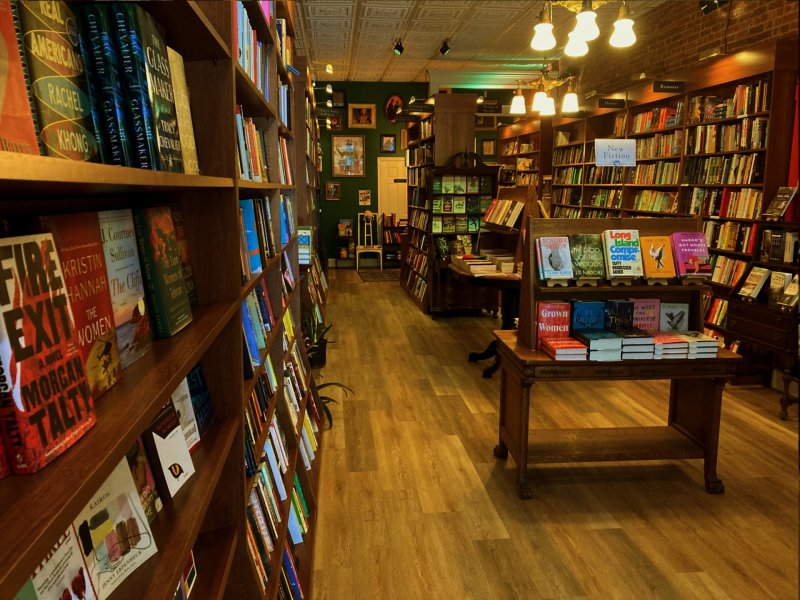                         Book-lined shelves inside Stanza Books in Beacon.
                        