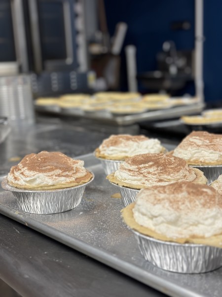                         Banoffee Pie: a traditional sweet from the south of England. It may be decadent, but it's filled with fresh bananas!
                        