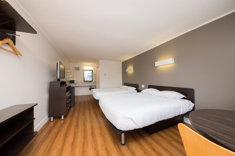 Motel 6 2022 Room (2) 