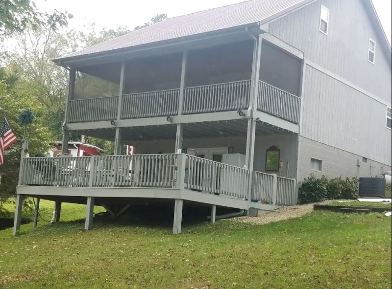 Explore Rough River Lake House with lots of personal space