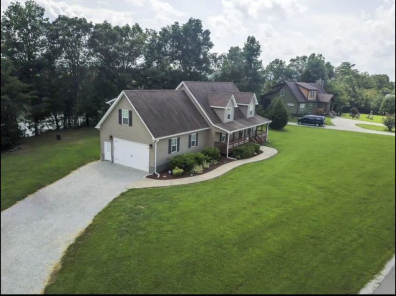 Explore Charming 5BR Waterfront Lake House on Nolin Lake