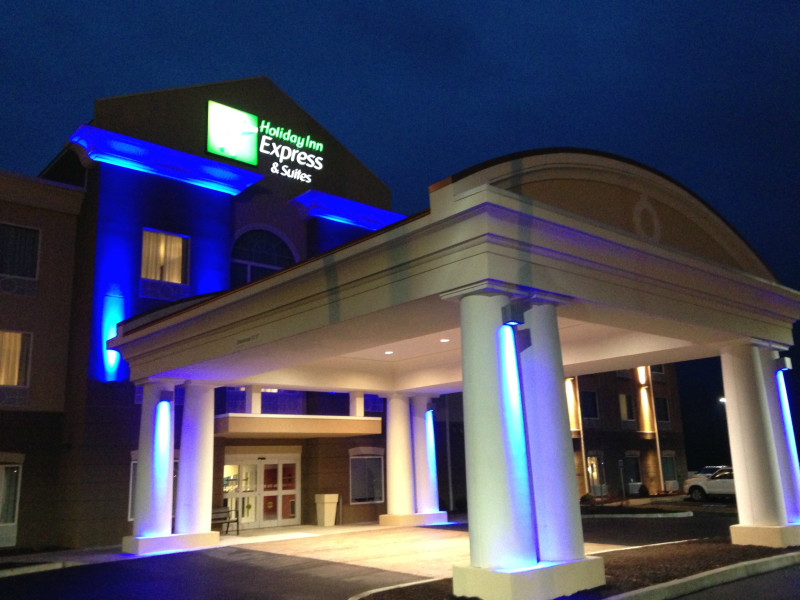 Holiday Inn Express & Suites