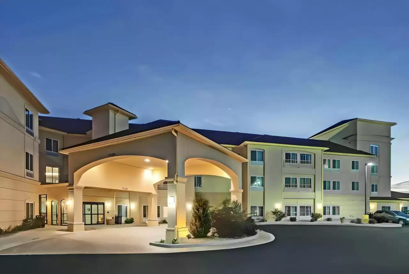 Comfort Inn & Suites Verona at Turning Stone Resort and Casino