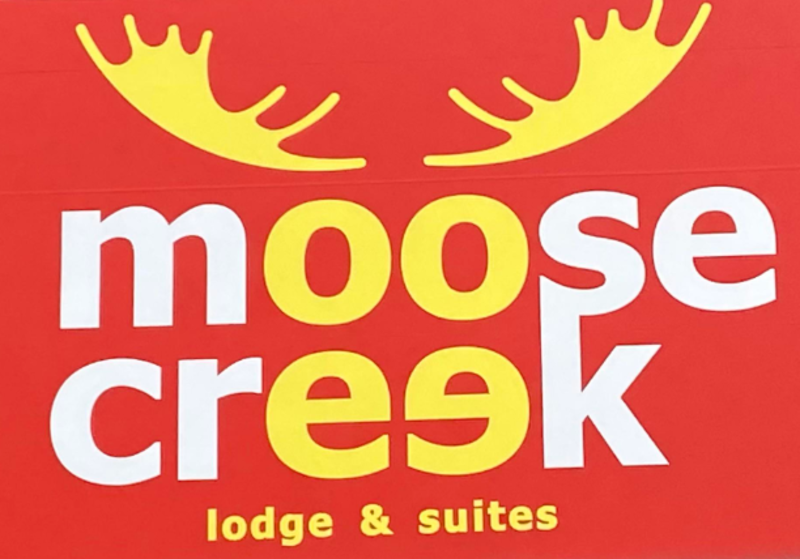 Moose Creek Lodge & Suites Logo