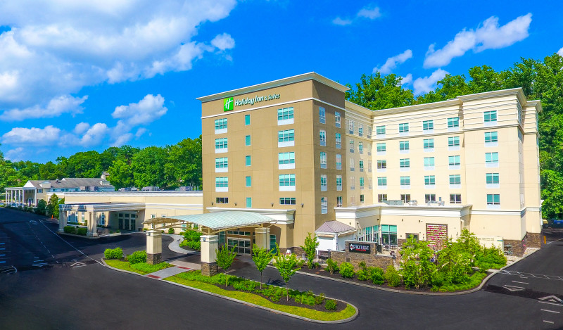 The Holiday Inn and Suites at the Drexelbrook Event Center