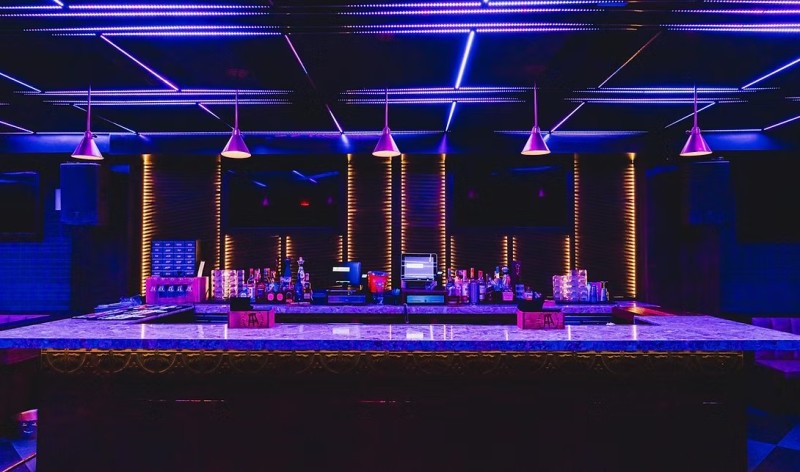 Barstool Sansom Street