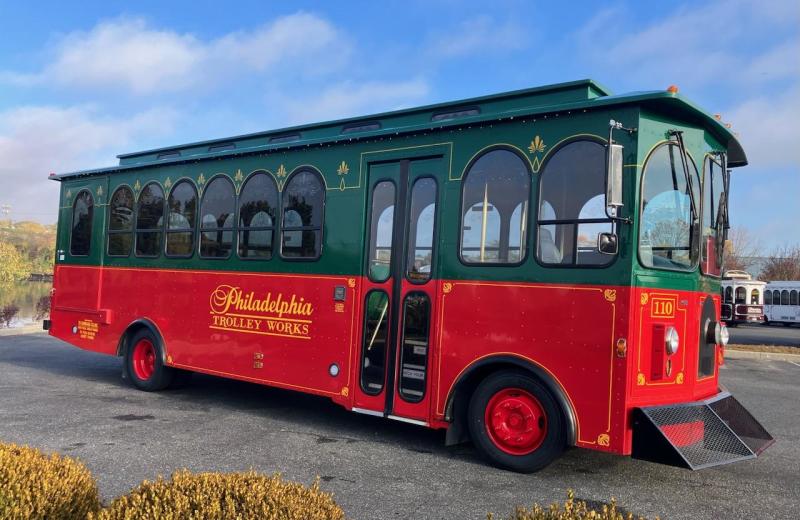 Big Bus and Philadelphia Trolley Works