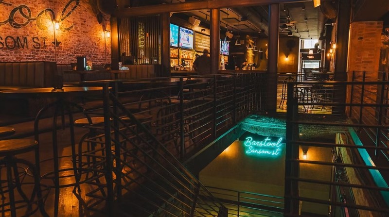Barstool Sansom Street