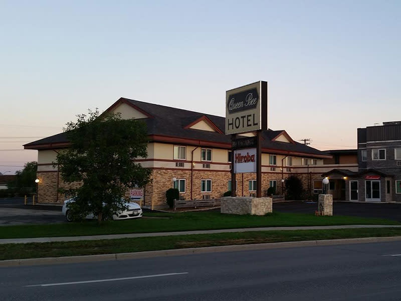 Queen Bee Hotel Winnipeg Canada Hotels | Tourism Winnipeg