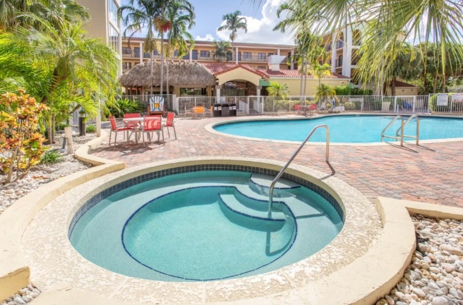 Holiday Inn & Suites Boca Raton-North by IHG photo
