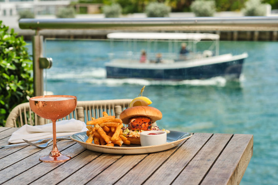 Foto de la parrilla de la entrada de SeaSpray