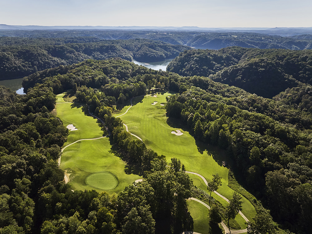 https://assets.simpleviewinc.com/simpleview/image/upload/c_fit/crm/kentucky/Dale-Hollow-Lake-State-Resort-Park-golf-aerial2-water-0925_DD391FA0-EA7A-27B9-4E33D1FBCF29F941-dd391d7bb78cef7_dd39260b-0b49-719f-13498cf545d08089.jpg