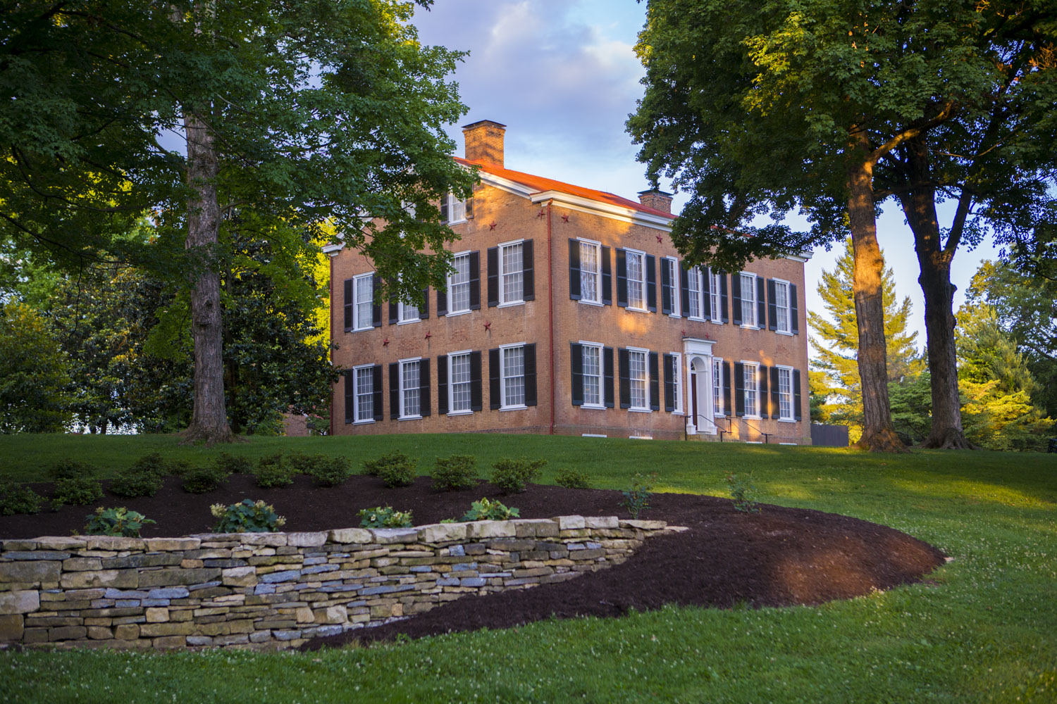 mansion_exterior_944.jpg