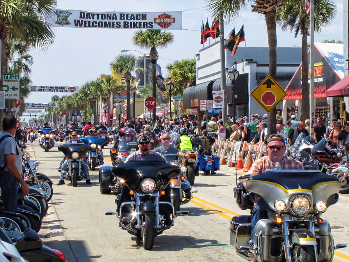 https://assets.simpleviewinc.com/simpleview/image/upload/c_limit%2Ch_1200%2Cq_75%2Cw_1200/v1/clients/visitflorida/Article31BikeWeek_PIC_f9ab073c-56b0-4692-94ab-89f52038bdb9.jpg