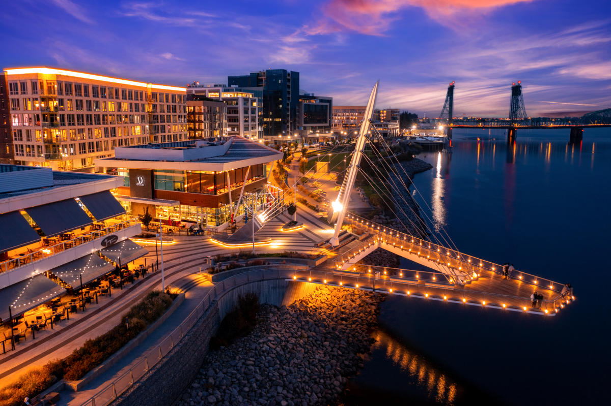 https://assets.simpleviewinc.com/simpleview/image/upload/c_limit%2Cq_75%2Cw_1200/v1/crm/vancouverusa/Vancouver-Waterfront-7_1340BAB5-5056-A36A-07421004FB376FFE-1340a8755056a36_1340c2aa-5056-a36a-07e602820324c865.jpg