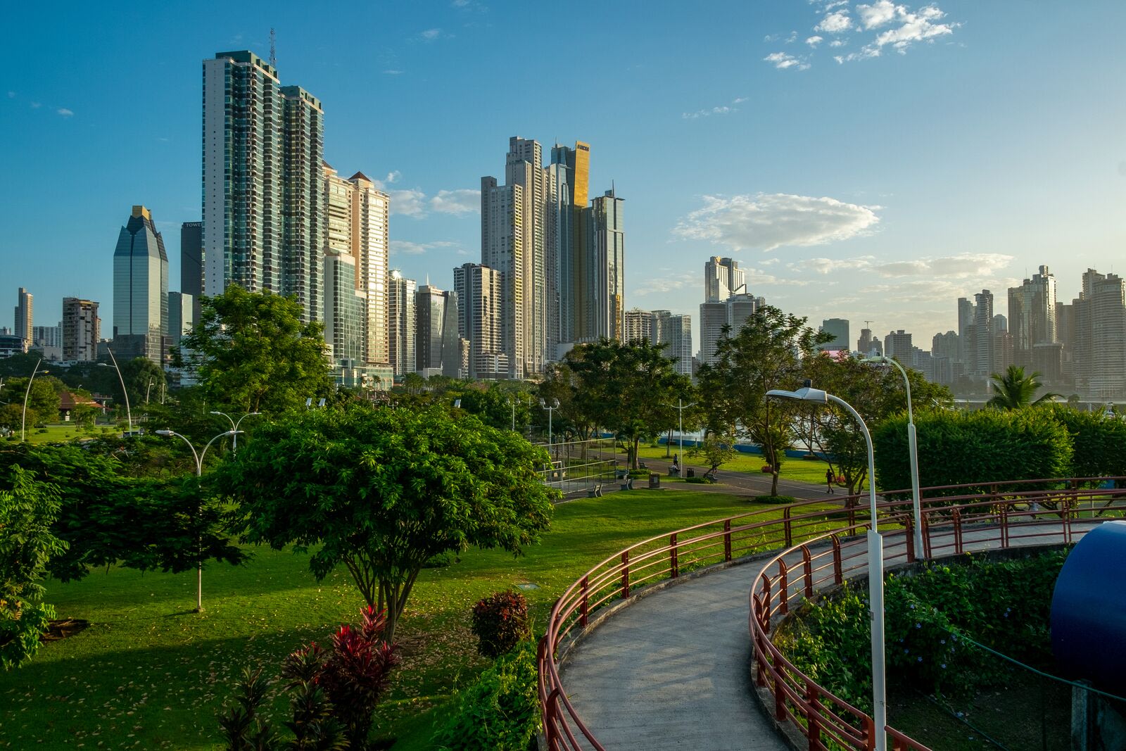 The Cinta Costera beside Avenida Balboa.