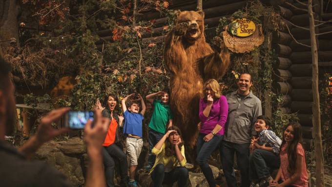 Family Photo with Bass Pro Shop bear