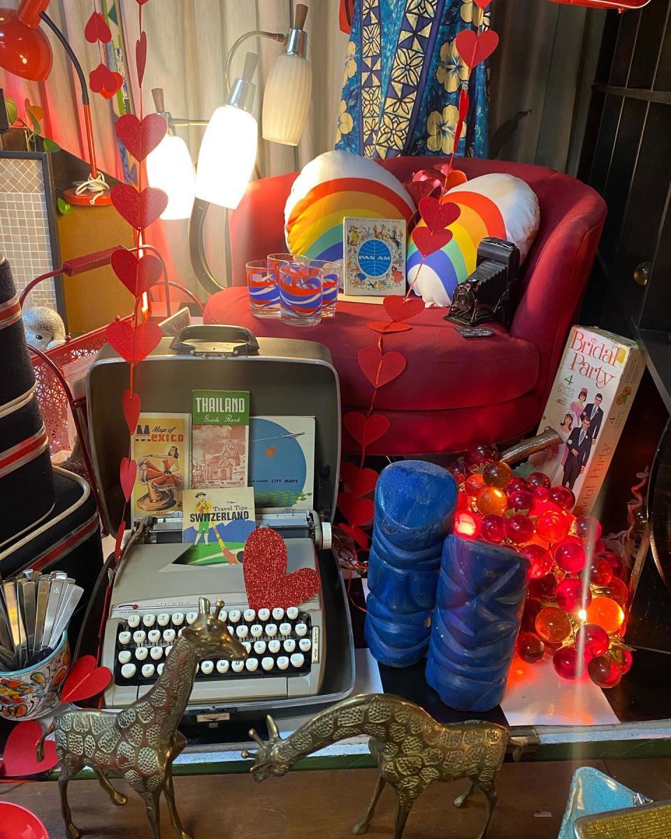some-of-the-best-places-to-find-vintage-in-albuquerque-visit-albuquerque