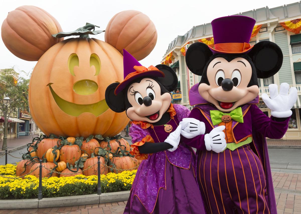 PHOTOS: Disneyland Paris gets spooky with one-night-only Halloween Party