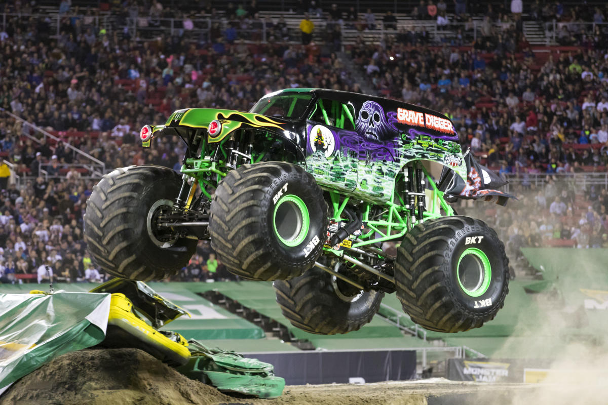 1 WEEK and the MONSTER TRUCKS Invade Action Track USA on the