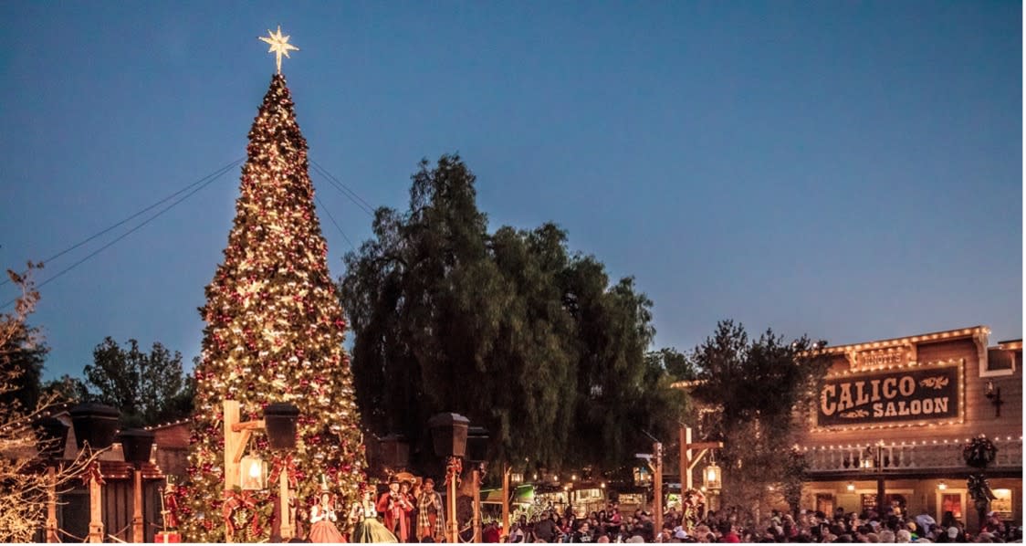 EXPERIENCE THE HOLIDAYS IN THE HEART OF ANAHEIM