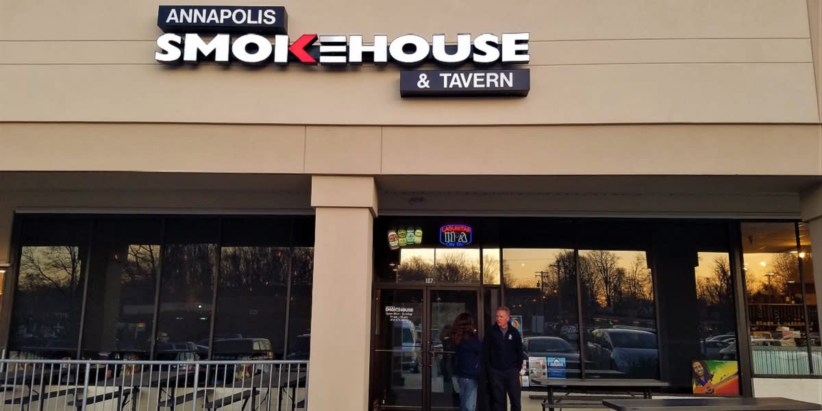 Happy Hour at the Annapolis Smokehouse and Tavern